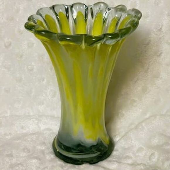 Vintage Murano 6 1/2" Scalloped Handblown Glass Vase (1960s) - Picture 1 of 7